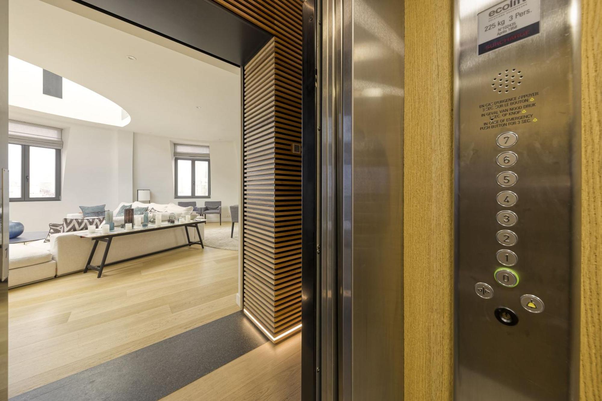Triplex Penthouse In The City Center Brussels Exterior photo